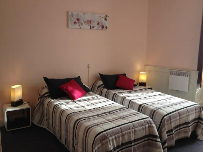 Bedroom 2, Hotel Richelieu, Pyrénées-Atlantiques