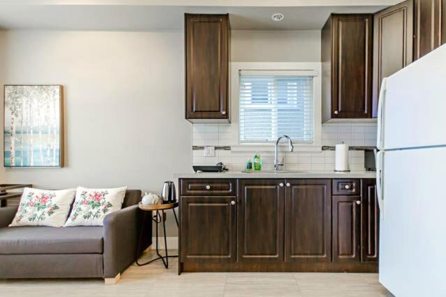Others 5, Rare Find Exquisitely New Quiet & Safe Skytrain Home, Greater Vancouver
