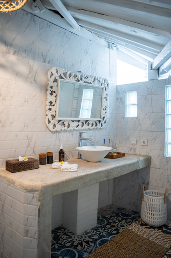 Bathroom 4, La Santa Rosa, Badung