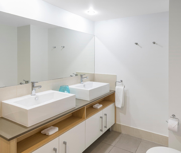 Bathroom 11