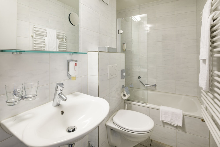 Bathroom 3, Central Hotel Post, Plessur