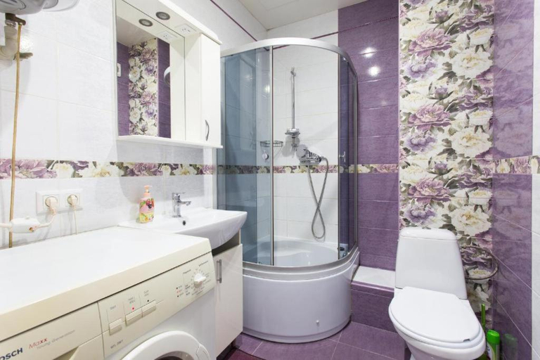 Bathroom, Kosmicheskaya street area, Kharkivs'ka
