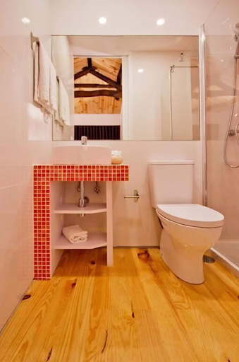 Bathroom 4, MyStay Porto Bolhão, Porto