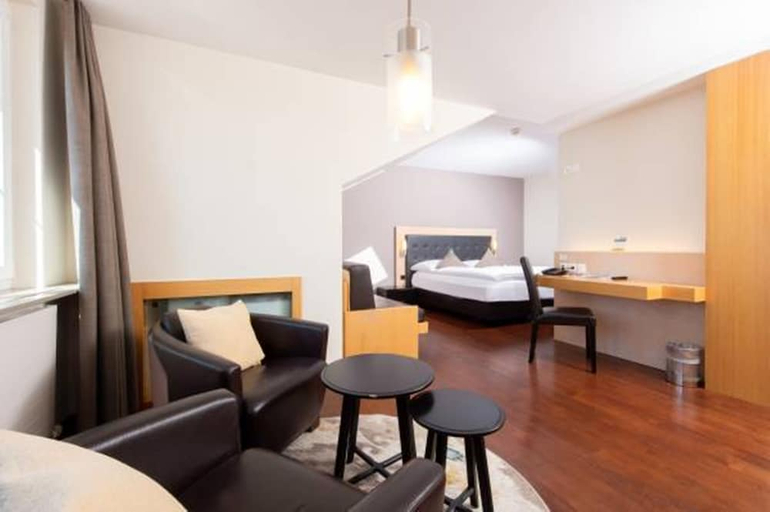 Bedroom 2, Hotel UTO KULM, Affoltern
