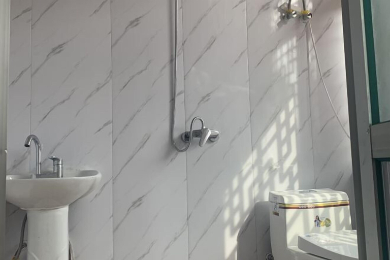 Bathroom 2, Lvyou Zhijia Hotel, Luliang