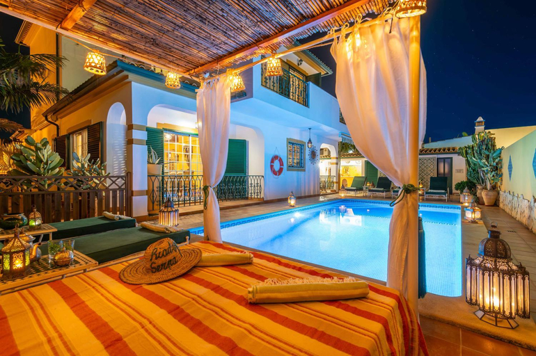 Sport & Beauty 2, Riad Serpa Gale - Luxury, private pool, AC, wifi, 5 min from the beach, Albufeira