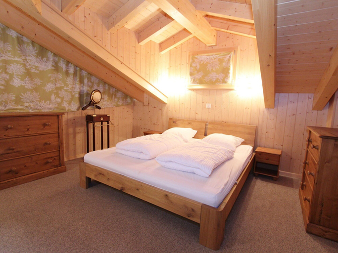 Bedroom 3, Chalet in La Tzoumaz With Sauna Views, Martigny
