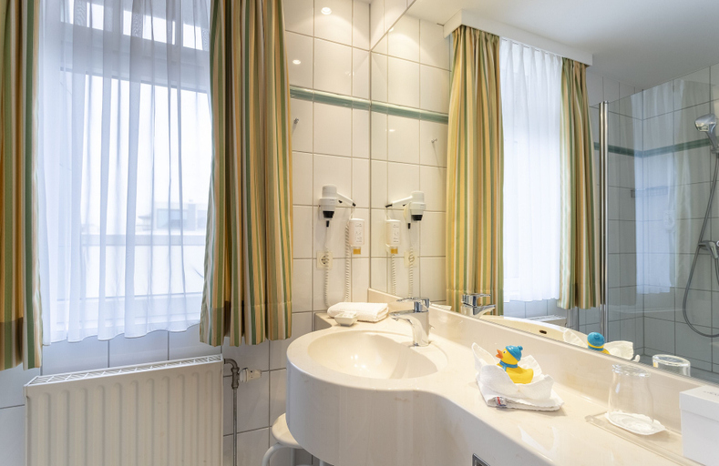 Bathroom 5, Strandhotel Sylt, Nordfriesland
