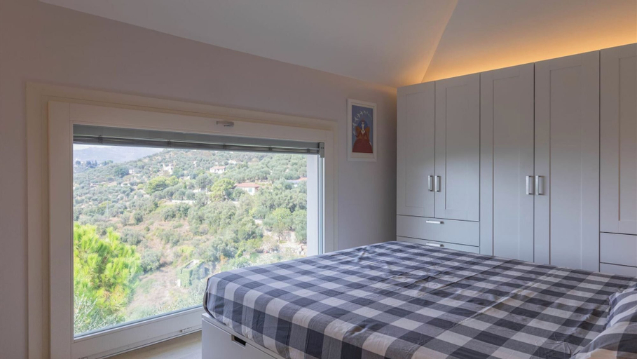 Room 4, Italianway - Luxury Apartment in Modern Villa Unit 2, Imperia