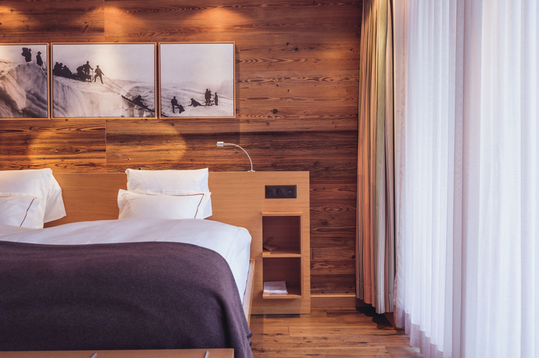 Bedroom 3, Relais & Chateaux Schönegg, Visp