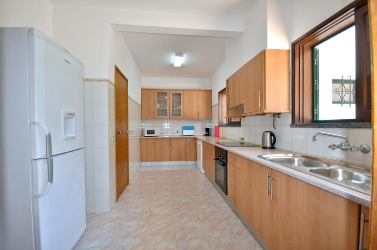 Others 5, Close to amenities, free air conditioning and wi-fi, Loulé