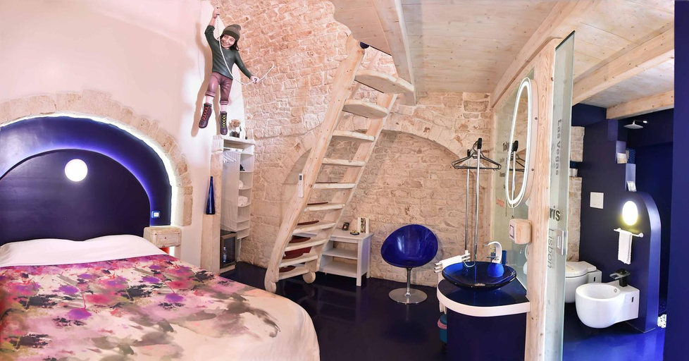 Bedroom 2, l'angolo di Gaudi, alcoba Fascinosa, Bari