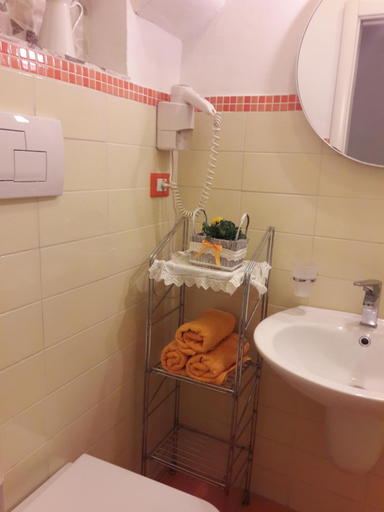 Bathroom 3, B&B Il Giullare, L'Aquila