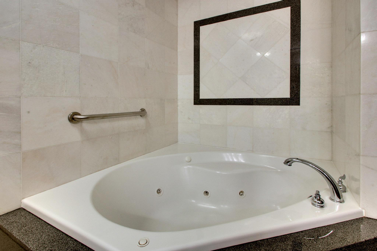 Bathroom 7