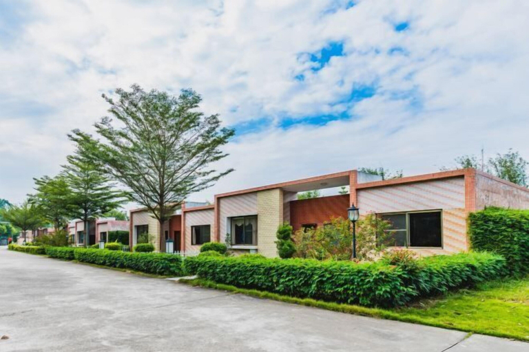 Exterior 9