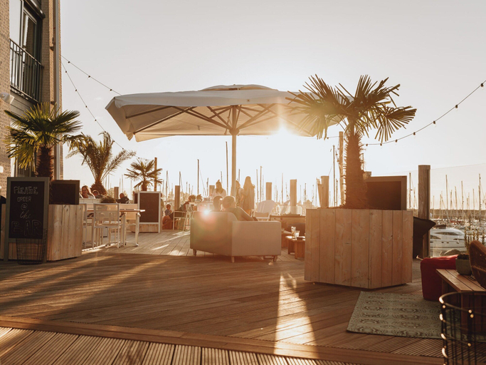 Dining 5, Beach House in Netherlands With Sea View, Noord-Beveland