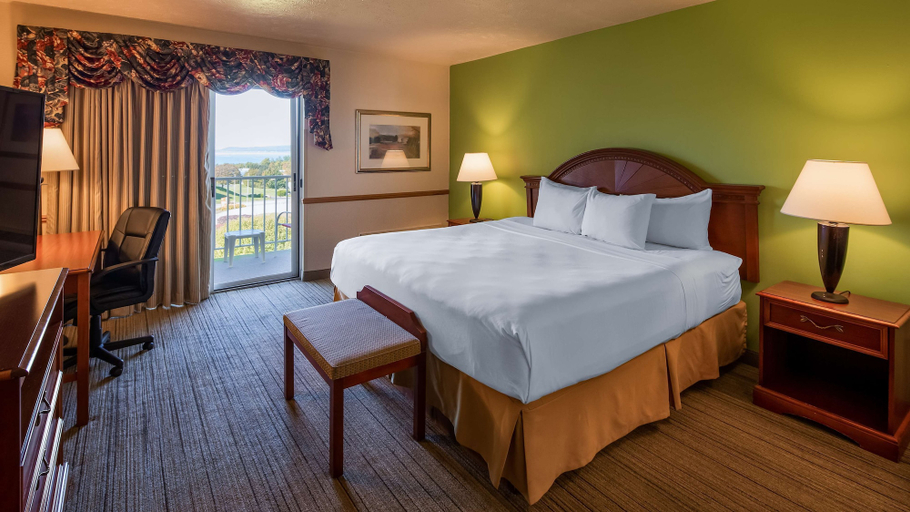 Bedroom 3, Apple Tree Inn, SureStay Collection by Best Western, Emmet