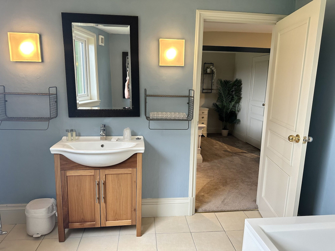 Bathroom 4, String of Horses, Cumbria