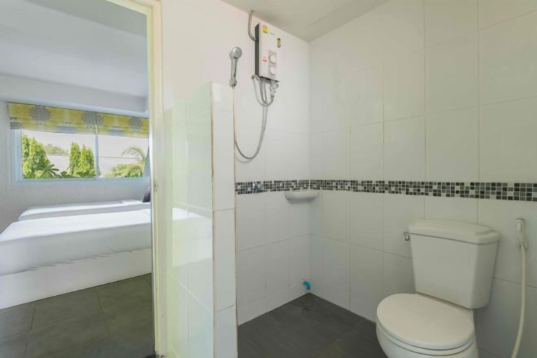 Bathroom 5, Lantana Pattaya, Pattaya