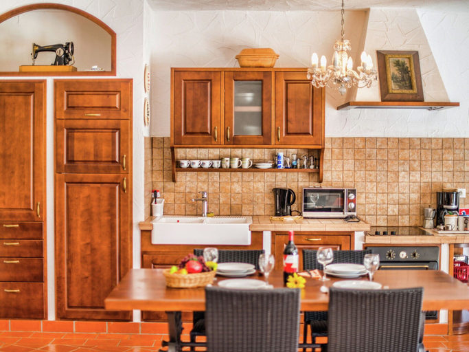 Others 5, Holiday Home with Swimming Pool near Lim Bay & Beach, Sveti Lovreč