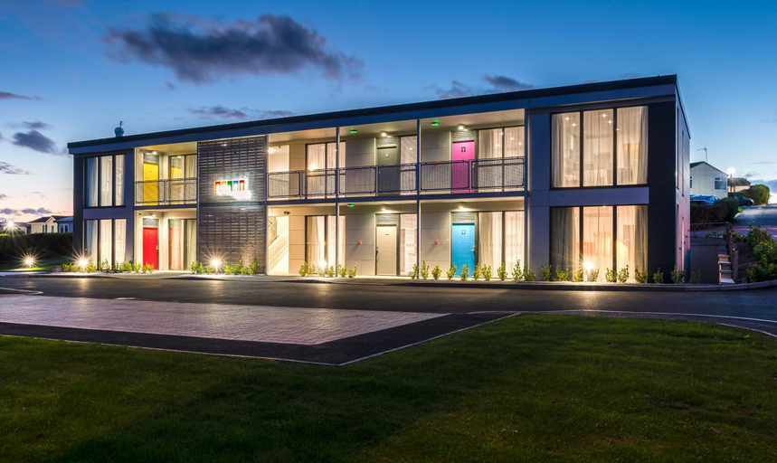 Exterior & Views