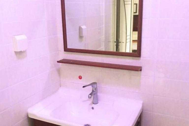 Bathroom 3, Yunjin Hotel, Dali Bai