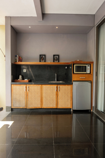 Dining Room 10