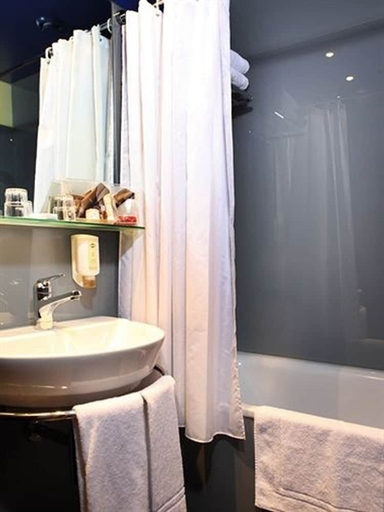Bathroom 5, Hotel Montana - contactless self check-in, Zürich