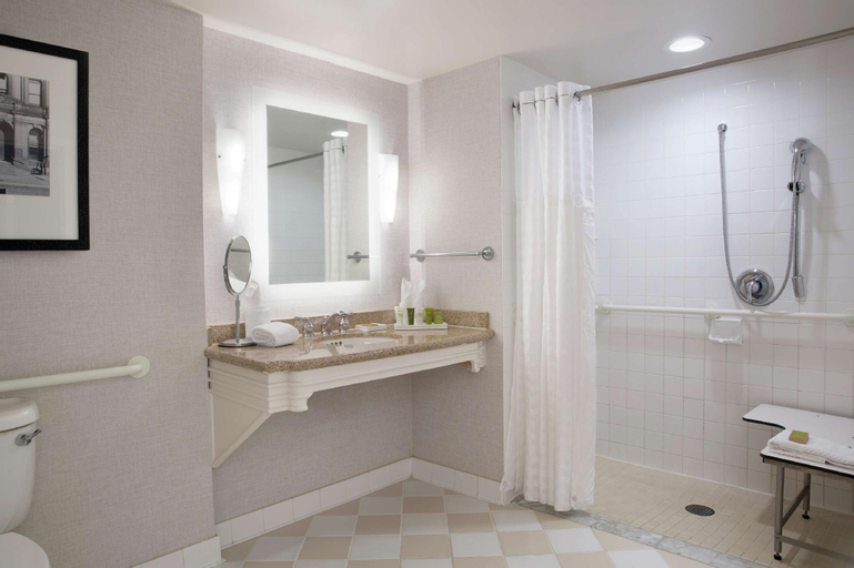 Bathroom 13