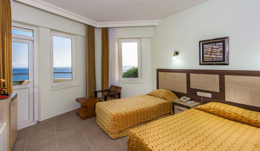 Bedroom 3, Kleopatra Beach Hotel - All Inclusive, Alanya