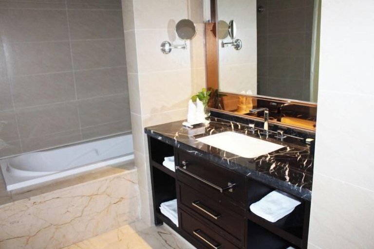 Bathroom 3, Tianzhu Mountain Wangfu International Hotel, Anqing