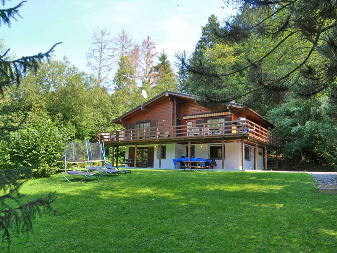 Beautiful wooden chalet with large garden, Luxembourg
