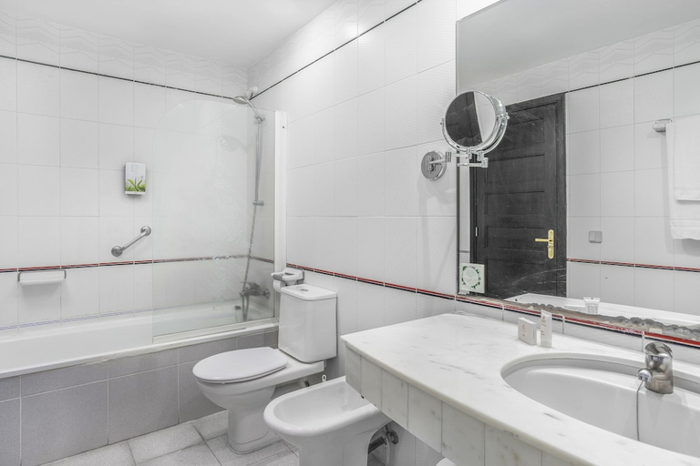 Bathroom 3, Club Cala Blanca, Las Palmas