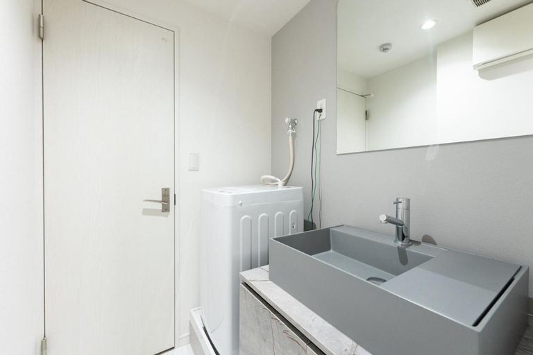 Bathroom 13