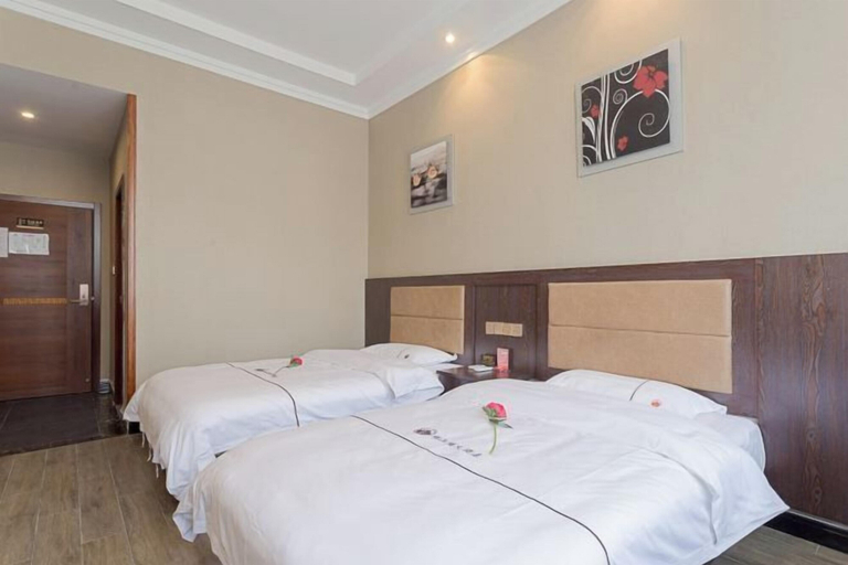 Bedroom 2, Linjianglou Hotel, Hanzhong