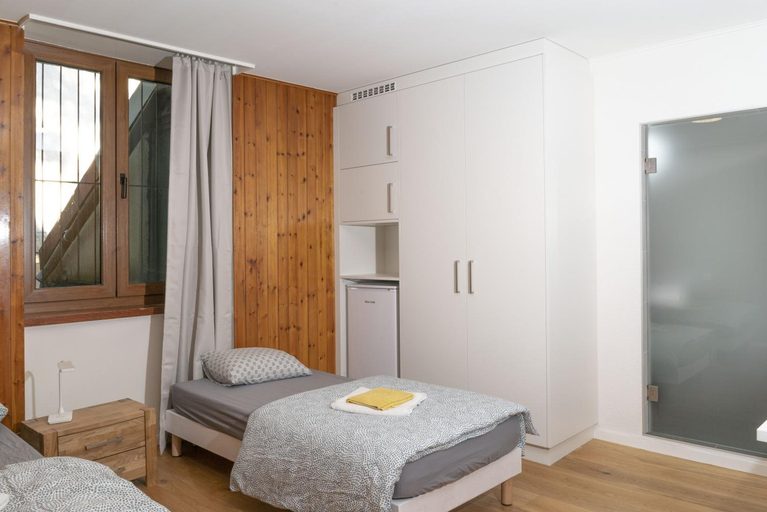 Bedroom 2, Hotel du Cheval-Blanc, La Chaux-de-Fonds