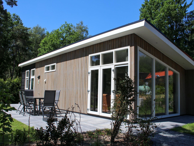 Pool 5, Stylish Hoenderloo Family Bungalow, Apeldoorn