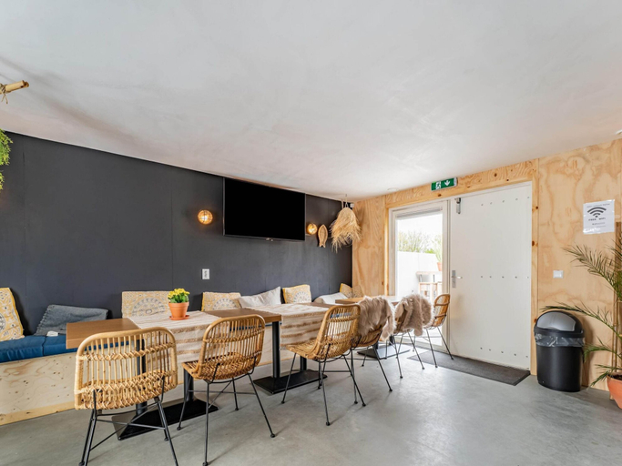 Dining 3, Luxurious Studio on the Border of Zeeland, Goedereede