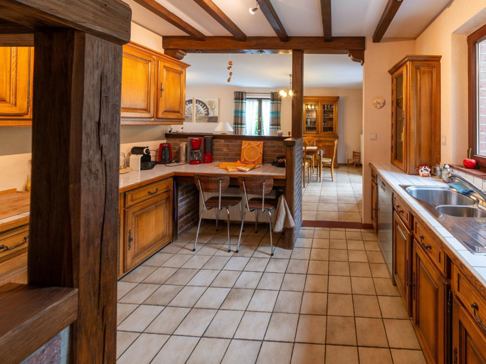 Private kitchen 4, Magnificent Home in Tilf With Garden, Liège