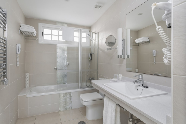 Bathroom 4, Santa Barbara Golf & Ocean Club, Santa Cruz de Tenerife