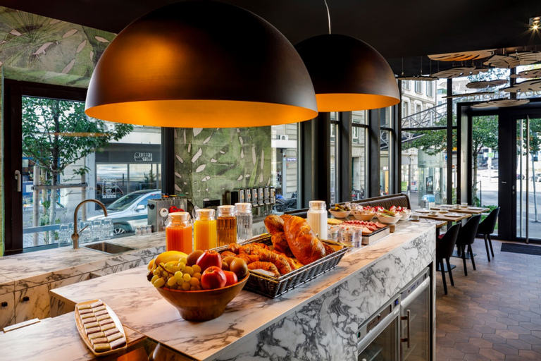 Food & Drinks 23