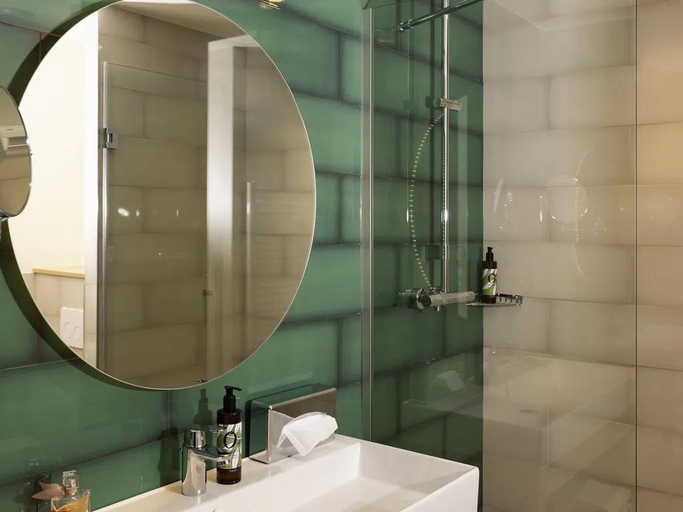 Bathroom 4, Aparthotel Adagio Paris Boulogne, Hauts-de-Seine