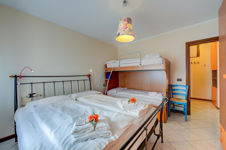 Room 3, Casa Angiolina Lake Mountain View, Brescia