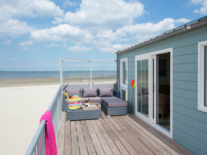 Exterior 4, Beach House in Netherlands With Sea View, Noord-Beveland