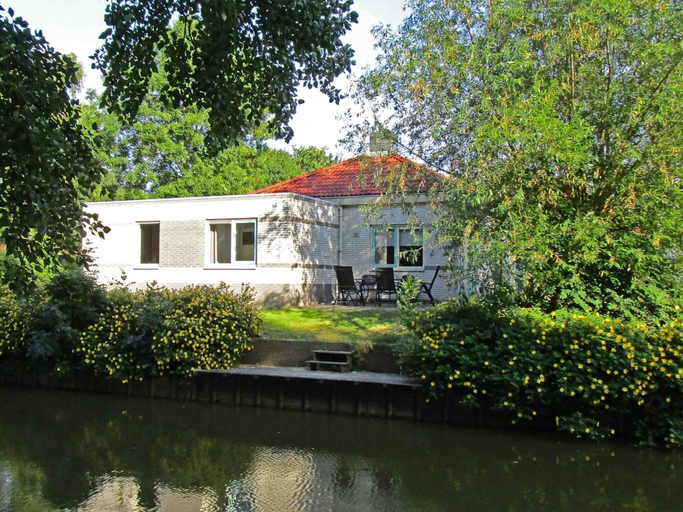 Exterior 4, Detached Holiday Home With Jetty Near Hoorn, Andijk
