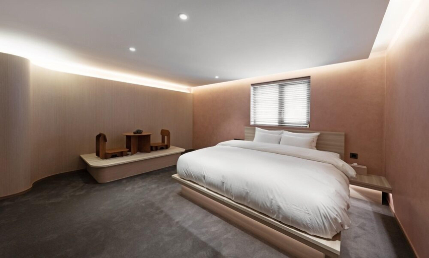 Bedroom 26