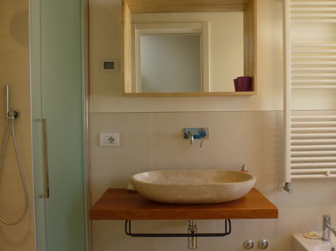 Bathroom 3, Modern Accommodation, Just Renovated, Private Garden, Wifi, Near Treviso, Treviso