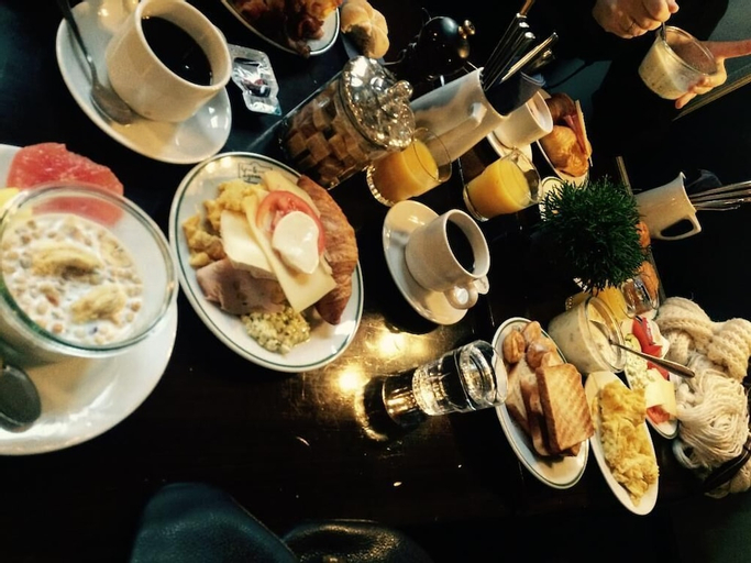 Food & Drinks 30