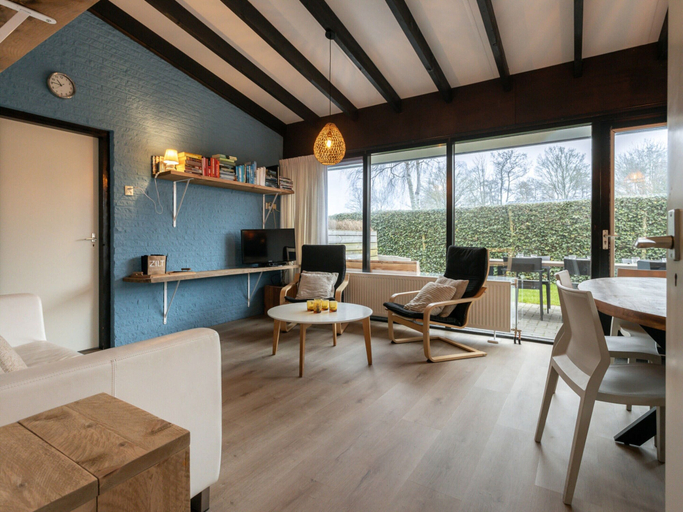 Dining 5, Holiday Home in Kamperland Near Sandy Beaches, Noord-Beveland