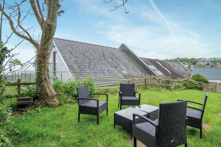 Exterior & Views 2, Dolphin - 2 Bedroom Apartment - Saundersfoot, Pembrokeshire